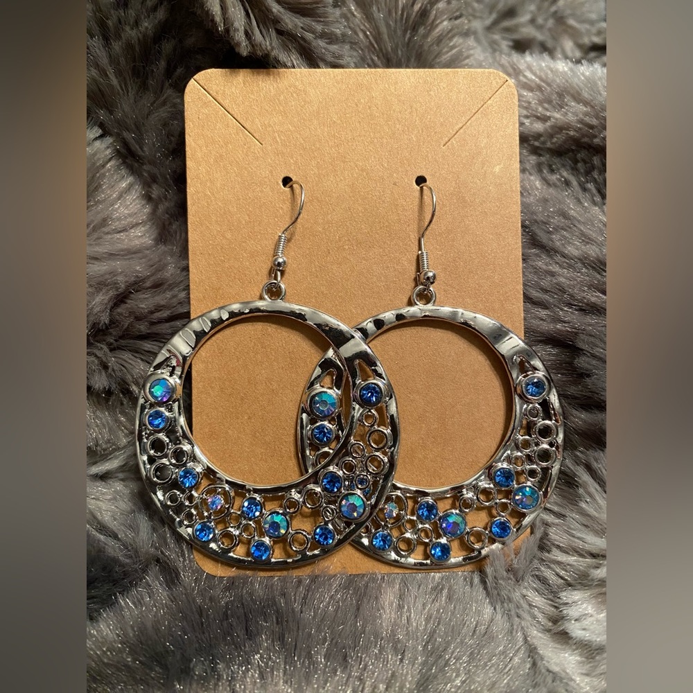 NEW Beautiful Earrings